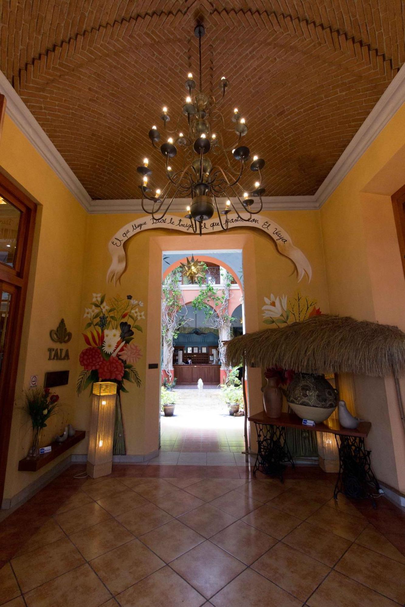 Hotel Boutique Casa San Angel (Adults Only) メリダ エクステリア 写真